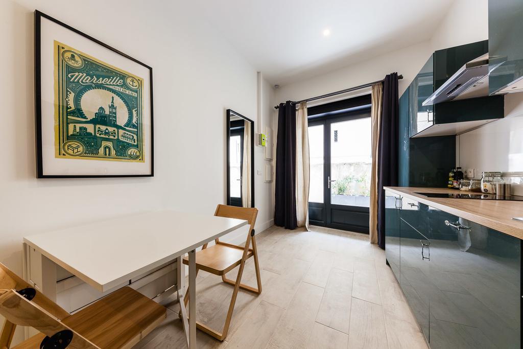 Chez Nous - 7 Appartements Sur Le Vieux Port Марсель Екстер'єр фото