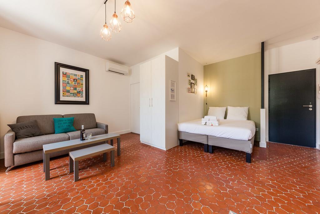 Chez Nous - 7 Appartements Sur Le Vieux Port Марсель Екстер'єр фото